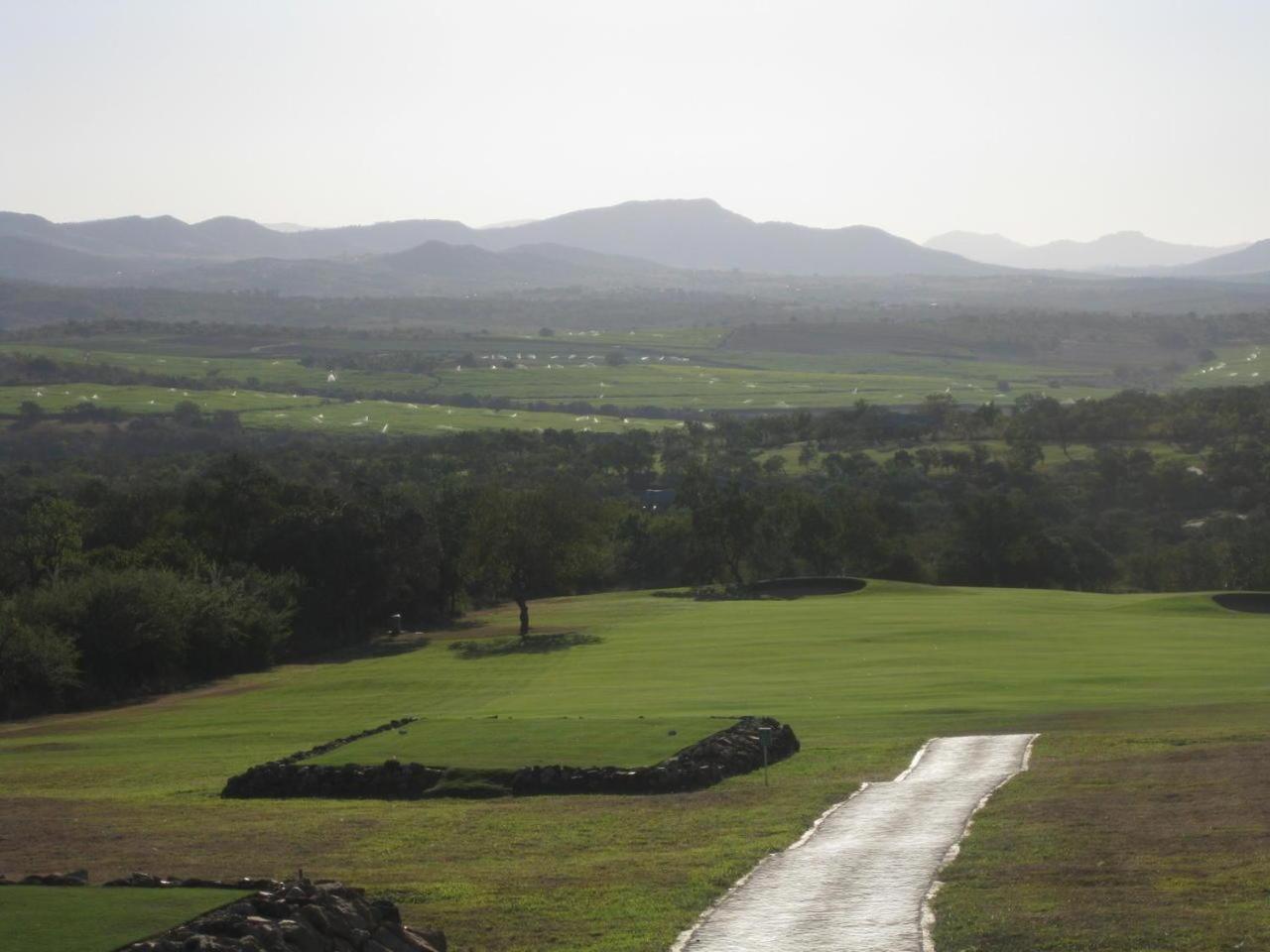 Nkonyeni Lodge & Golf Estate Ngwempisi Buitenkant foto